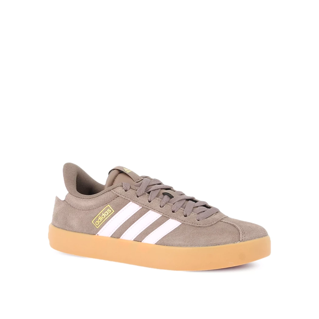 Image (1) de la chaussures Adidas - Baskets Taupe en Cuir nubuck