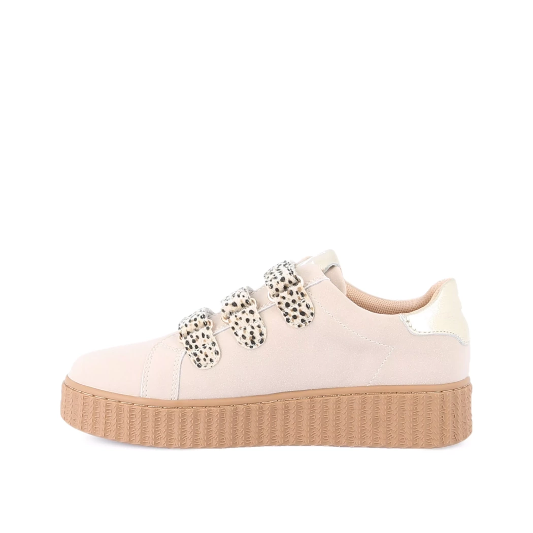 Image (4) de la chaussures Vanessa Wu - Baskets Beige en Cuir synthétique
