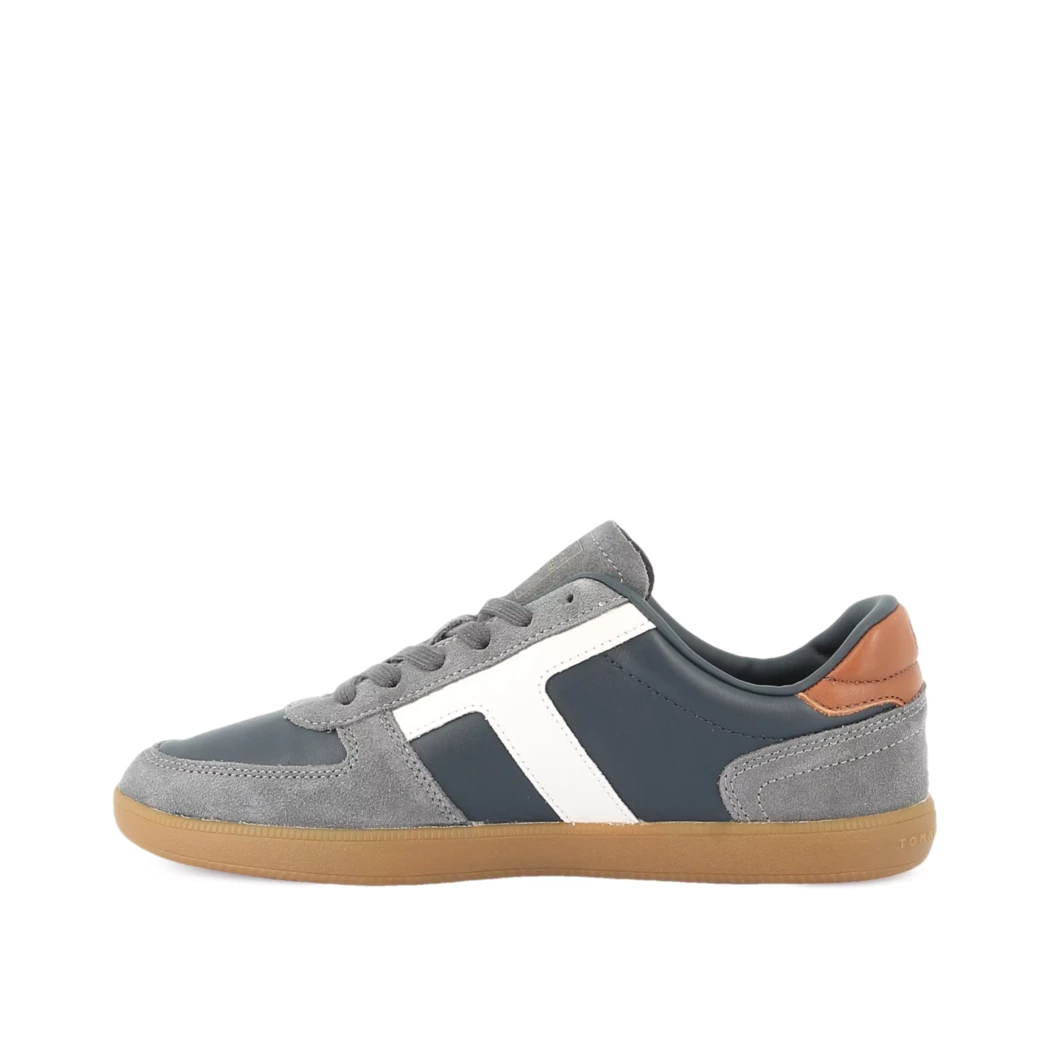 Image (4) de la chaussures Tommy Hilfiger - Baskets Gris en Cuir nubuck
