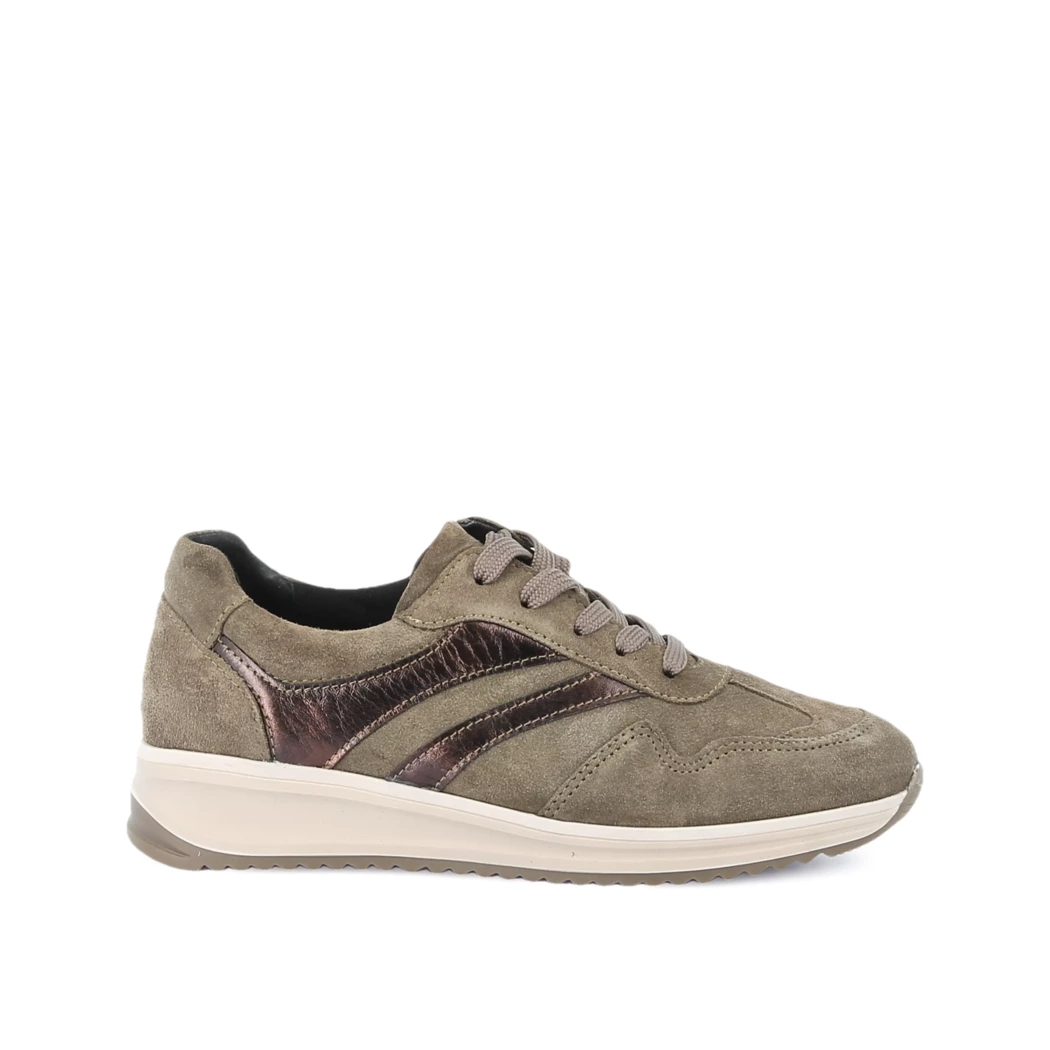 Image (2) de la chaussures Sens - Baskets Vert en Cuir nubuck
