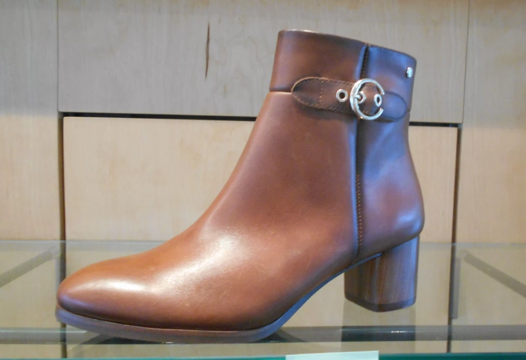 Image (1) de la chaussures Pikolinos - Boots Cuir naturel / Cognac en Cuir