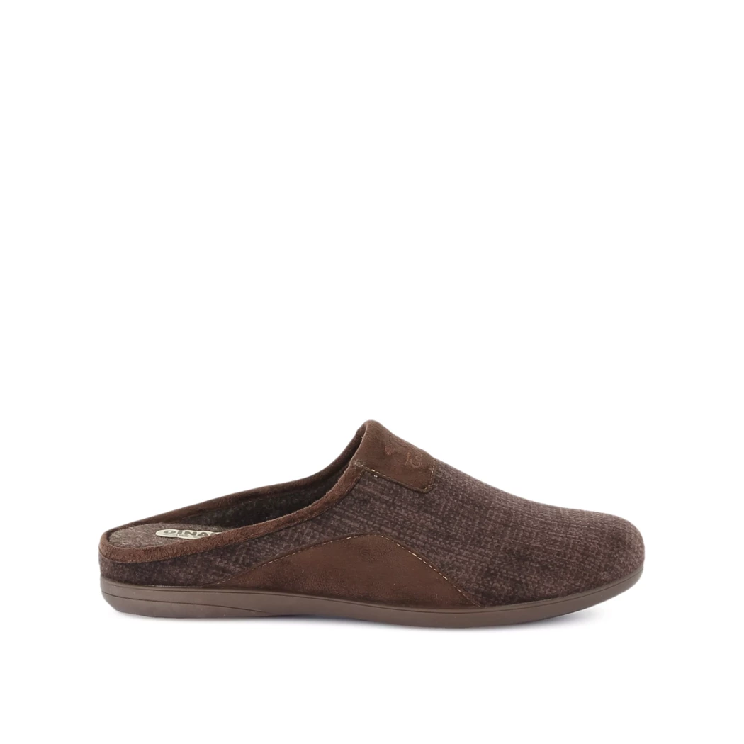 Image (2) de la chaussures Alter Native - Pantoufles et Chaussons Marron en Textile