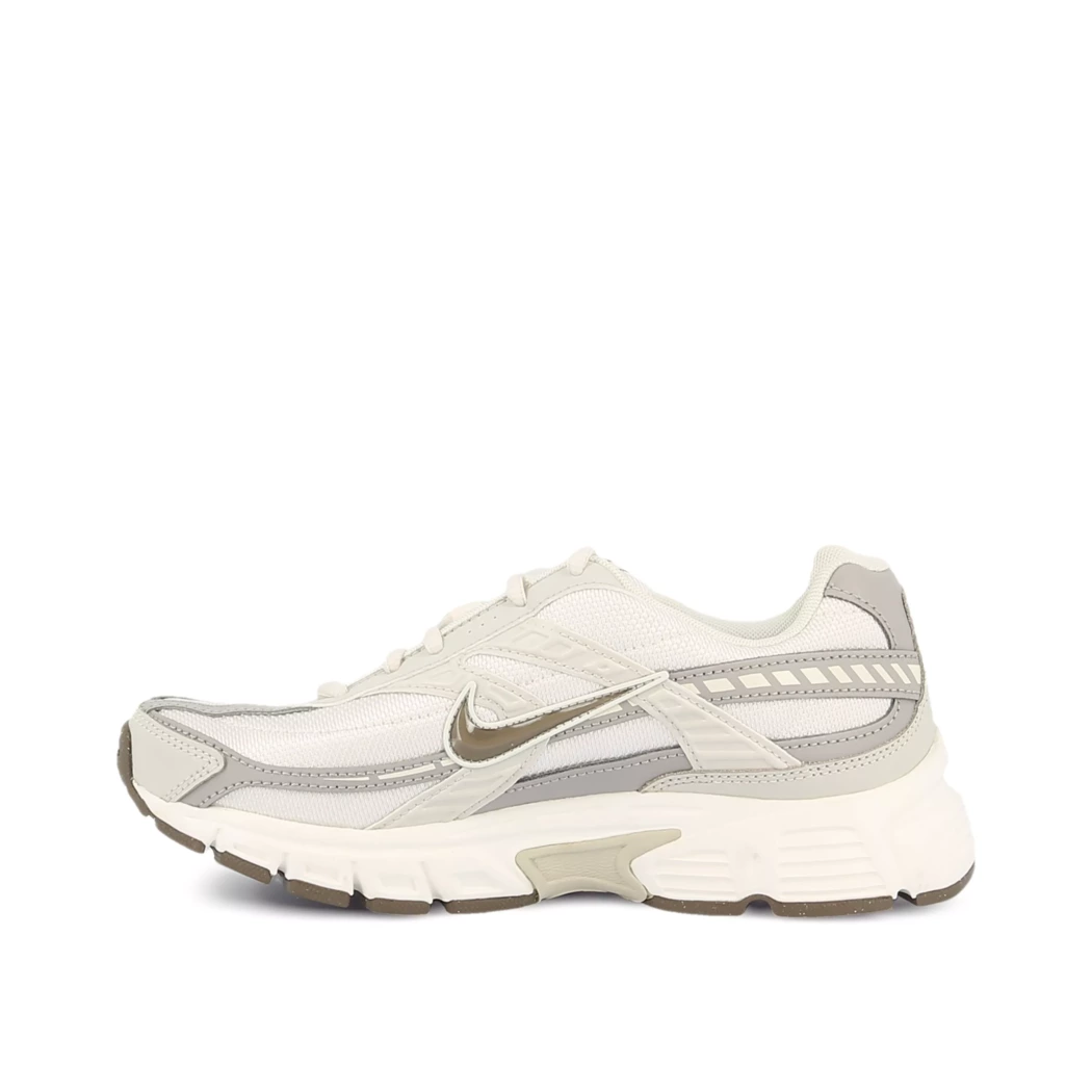 Image (4) de la chaussures Nike - Baskets Beige en Multi-Matières
