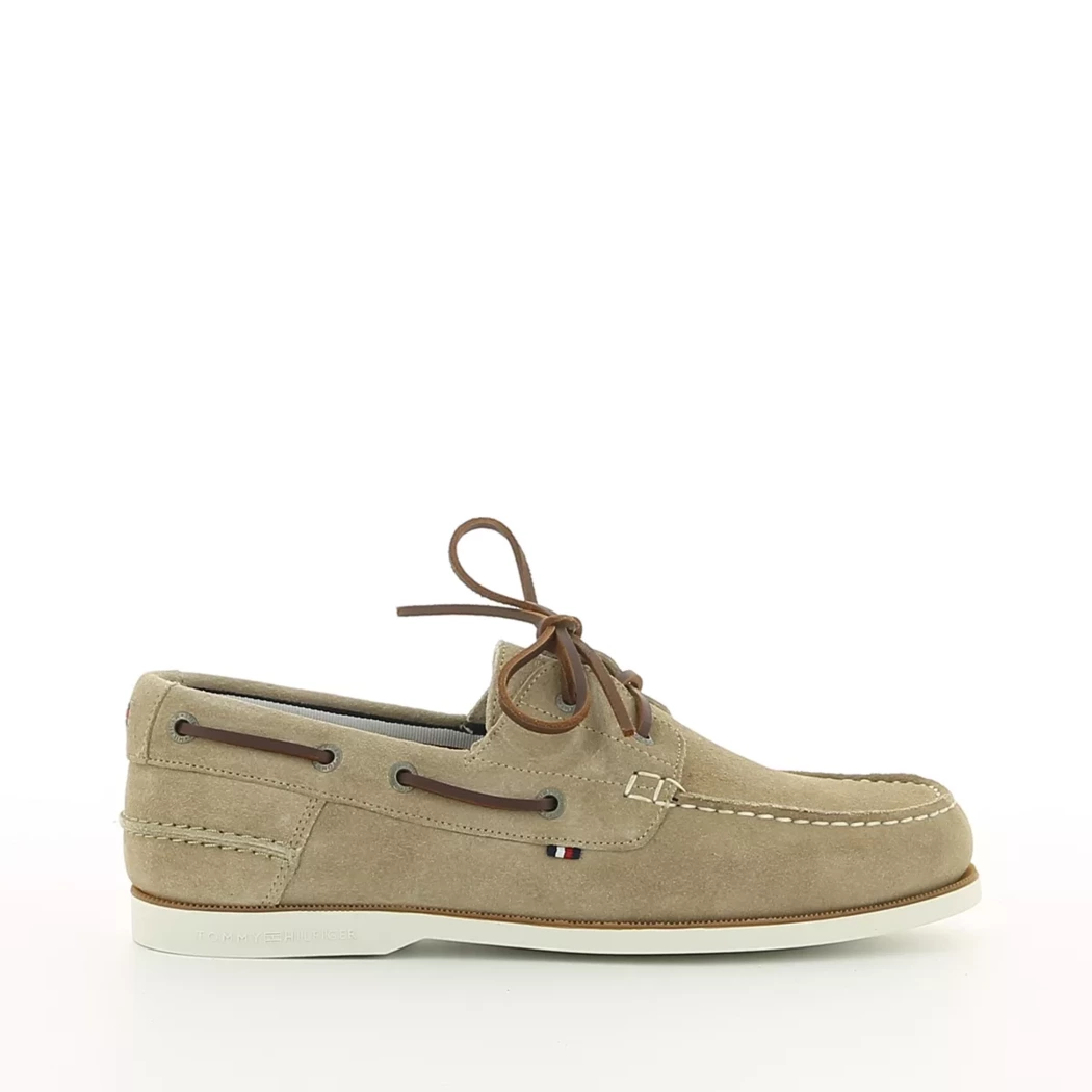 Image (2) de la chaussures Tommy Hilfiger - Chaussures bateau Taupe en Cuir nubuck Image (2) de la chaussures Tommy Hilfiger - Chaussures bateau Taupe en Cuir nubuck