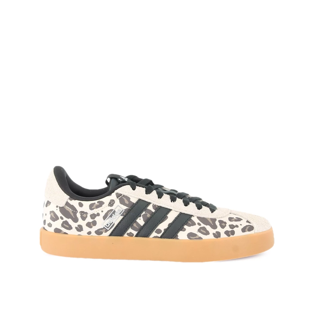 Image (2) de la chaussures Adidas - Baskets Beige en Cuir nubuck