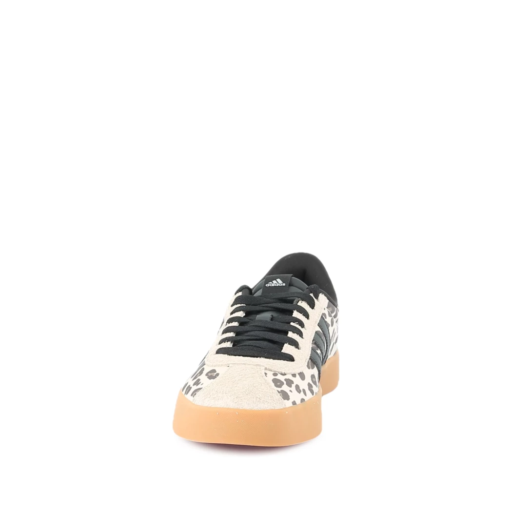 Image (5) de la chaussures Adidas - Baskets Beige en Cuir nubuck